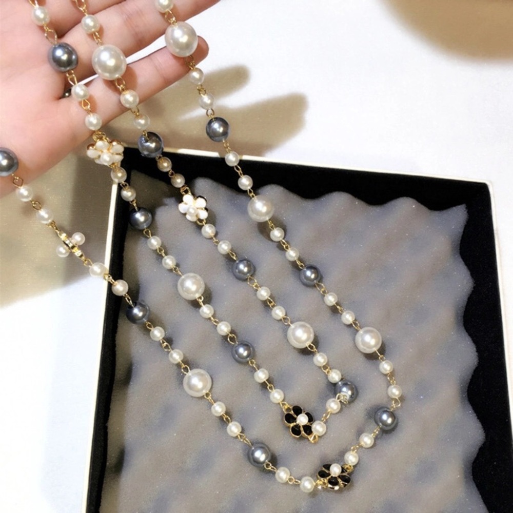 Designer inspired long pearl necklace - Picture 2 of 2
